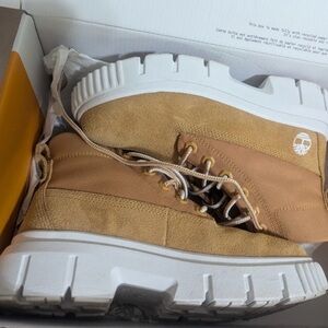 Timberland Greyfield Women’s Size 6 Wheat